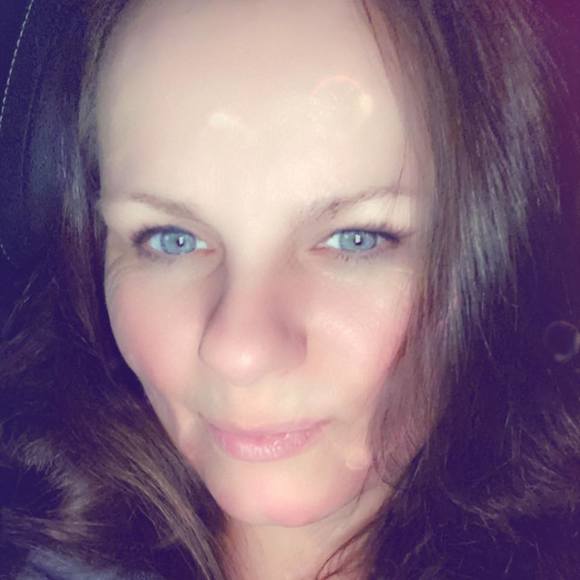 Meet your Posher, Carrie - Picture 1 of 1